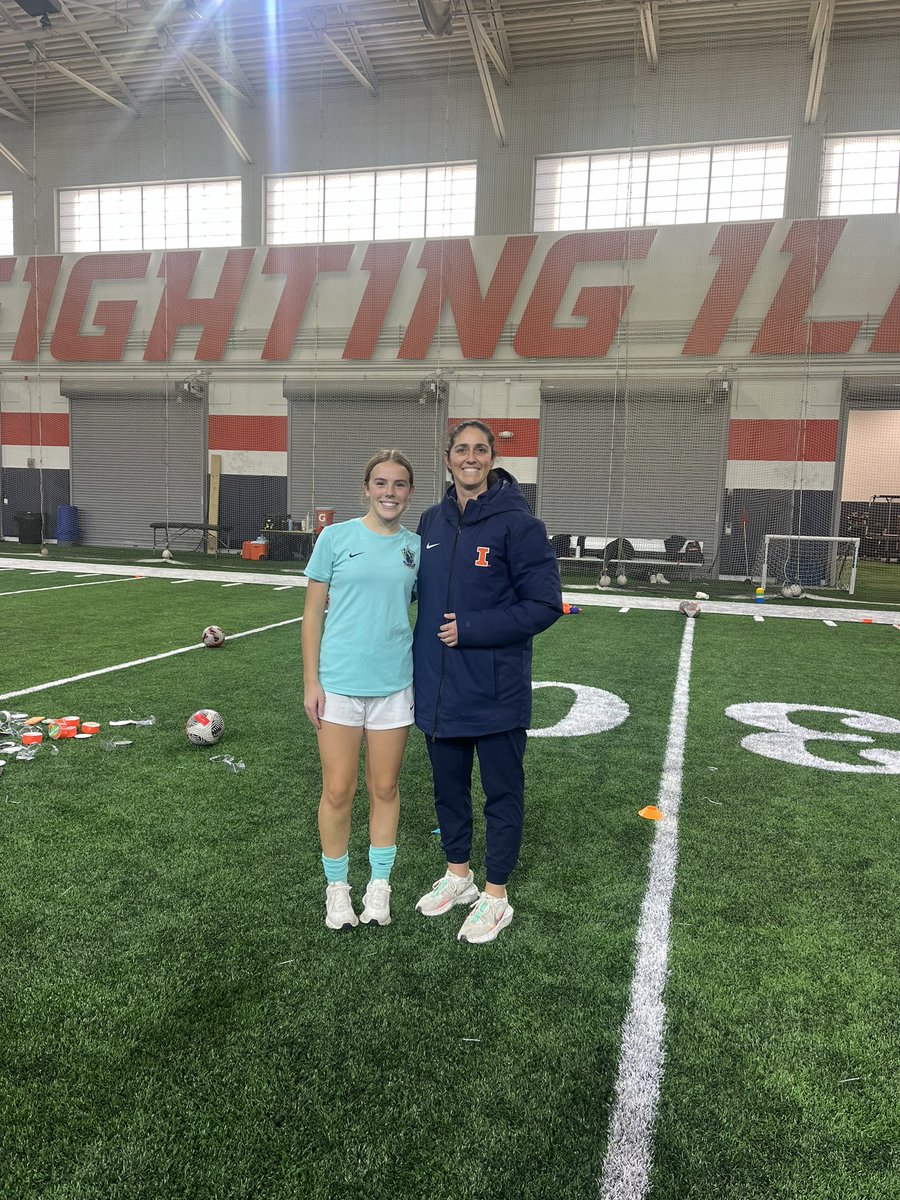 AnnaMaxim16's tweet photo. I had the best time at the @IlliniSoccer ID Camp! Thank you to coaches @IlliniFreeman and @sjprudhomme18 for making it a great environment!! It was a fun day of soccer and visiting my brother. Go Illini! https://t.co/2YegMCJxAH
