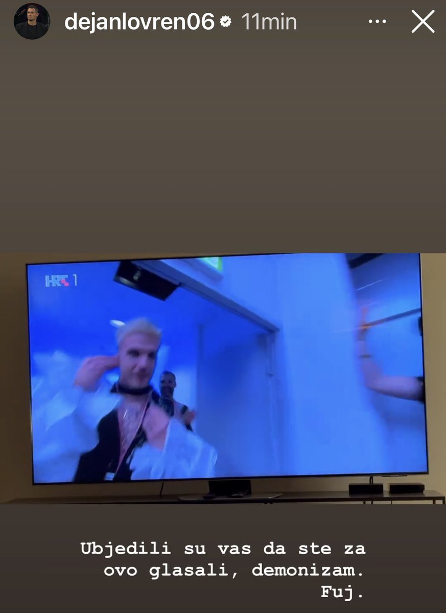 ivdragicevic's tweet photo. Neka netko objasni osobi koja je bila izbjeglica i otišla u tuđinu trbuhom za kruhom da je ovo pjesma o mladima koji odlaze s rodne grude. Moj Lovrene, ne moraš ije i je znati, ali ovo je stvarno ispod svake razine. Btw, i Perković Marko svira hard rock.
Epic fail majstore. https://t.co/hCIvty6f4g