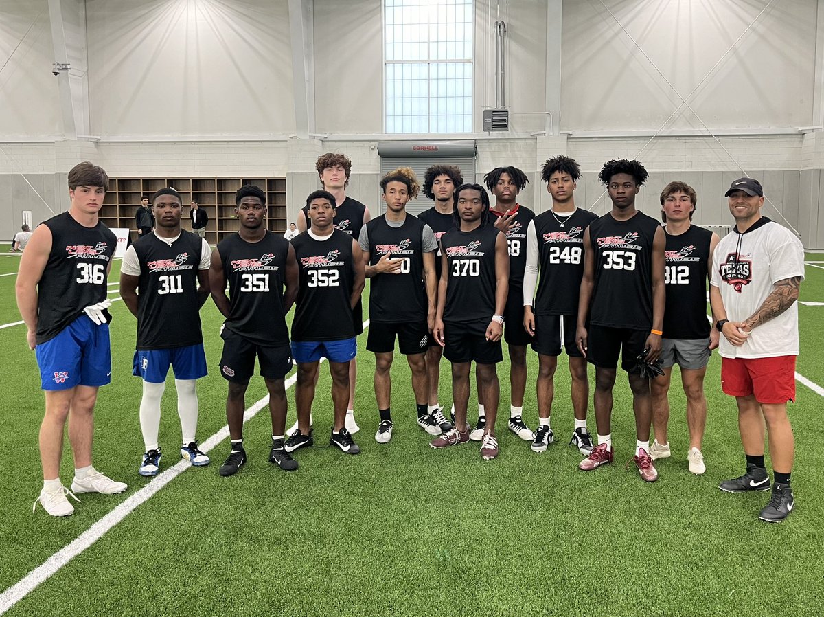 Big thanks to <a href="/ryanvice14/">Ryan Vice</a> for the opportunity to work the <a href="/NextLevelD1/">Next Level Athlete</a> event today. Always first class. We had some DAWGS in this WR group. I can’t wait to see how they compete this Spring. Good luck wideouts!