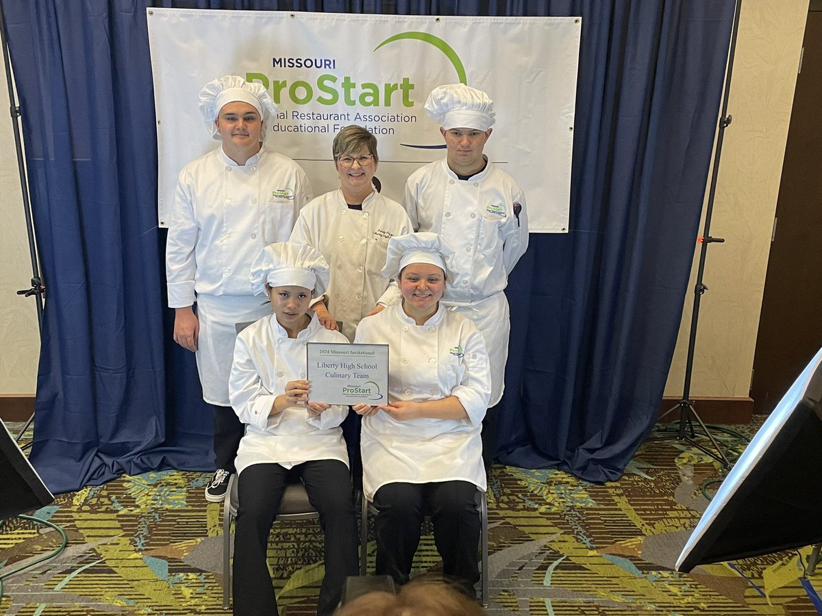 libertyfcclawsd's tweet image. LHS is very proud of these professional ProStart competitors! We placed 8th….top ten in the state!  #hardwork #prostartproud  #wsdleads  #lhssuccessful