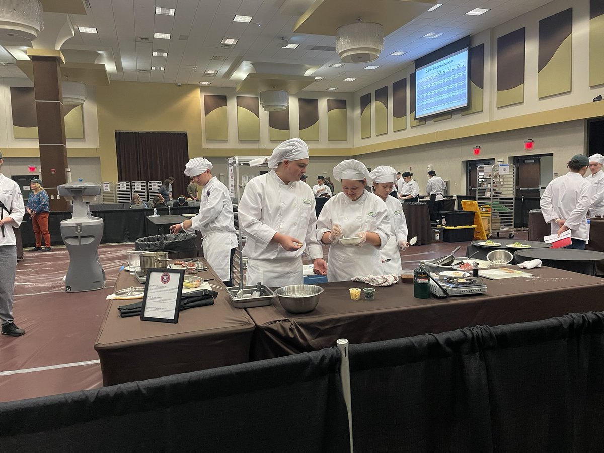 libertyfcclawsd's tweet image. LHS is very proud of these professional ProStart competitors! We placed 8th….top ten in the state!  #hardwork #prostartproud  #wsdleads  #lhssuccessful