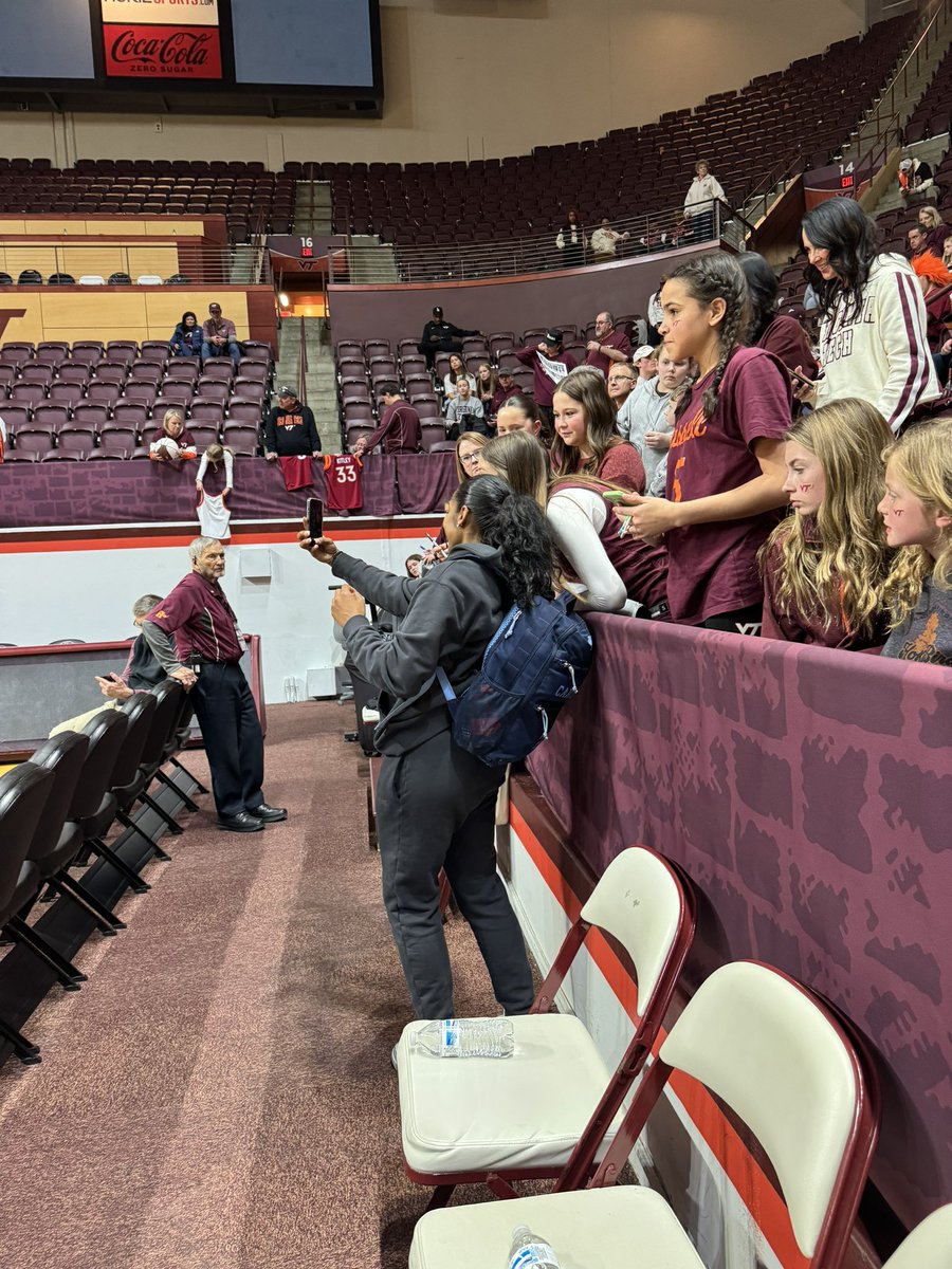 tnunn1325's tweet photo. I have to say...the @HokiesWBB fans (in the gym) today were so refreshing &amp; classy! 

They all gave a huge round of applause to @dejakelly25 when she came out &amp; were super complimentary of her &amp; our team! 

You actually can want your team to win &amp; not be disrespectful! 👏🏽 https://t.co/bb7sLD1qm0