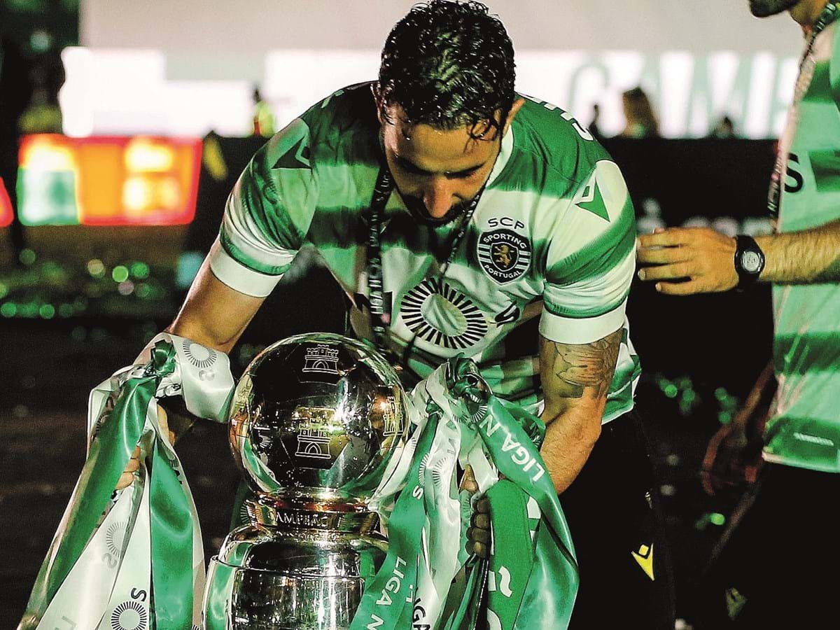 Deslizamos? Sim. 
Foi uma má exibição? Sim. 
Vamos continuar rijos e ser campeões? Sim. 

Só acaba quando nós dissermos. 
Confio a 100% neste Homem. 

EU QUERO O SPORTING CAMPEÃO 💚