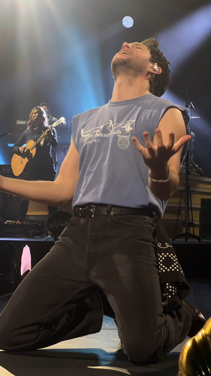 dailynialIpics's tweet photo. NIALL HORAN
THE MAN THAT YOU ARE https://t.co/dwejy7gDQR