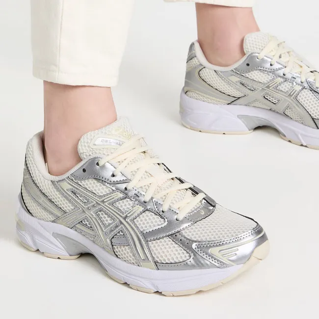 Sneaker Visionz on X Ad Few Sizes Left Women s ASICS Gel 1130 Cream Pure Silver Foot Locker https t HMSo1EDc3V Urban Outfitters https t r4QZ14Wwzt https t MU74ellu0i X
