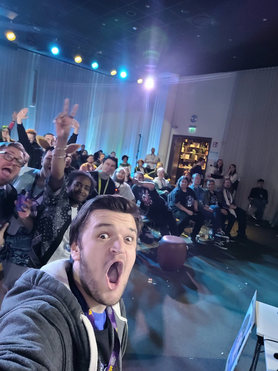 Kingj0444's tweet photo. ESA WINTER 2024 PHOTO/VIDEO DUMP THREAD!
starting with big group photos (won't Tag cuz too many) then do solo pics after and I'll Tag who I'm able to atm! Shoutouts to smaclosa for some of these pics! It. Was a blast meeting all of you! https://t.co/Za2Al8bWcn