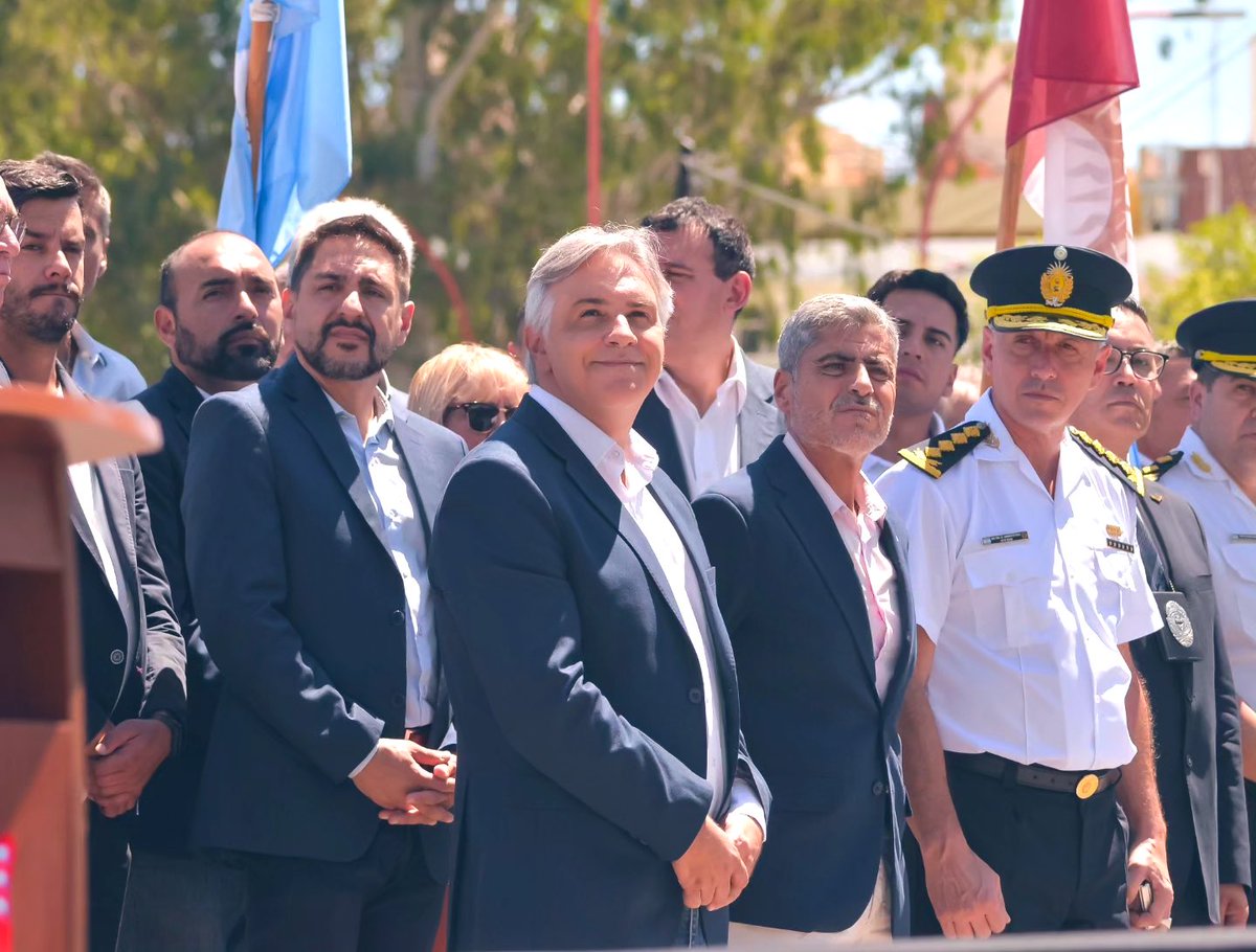 Todo el apoyo al Gobernador <a href="/MartinLlaryora/">Martín Llaryora</a> ante los ataques de #Nación.

Vamos a defender a los cordobeses que estudian, trabajan y producen. También a los que necesitan del #Estado presente para equilibrar las distorsiones del mercado. 

#Milei #Hacemos #Cordoba 

🧵👇🏽