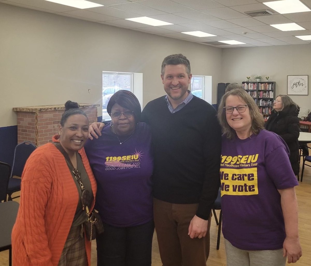 Productive meeting with Labor leaders from @HudsonValleyALF, @1199SEIU, @nysut, @CWADistrict1, and @nynurses to discuss ways to protect our union workers from the hospital to the classroom.