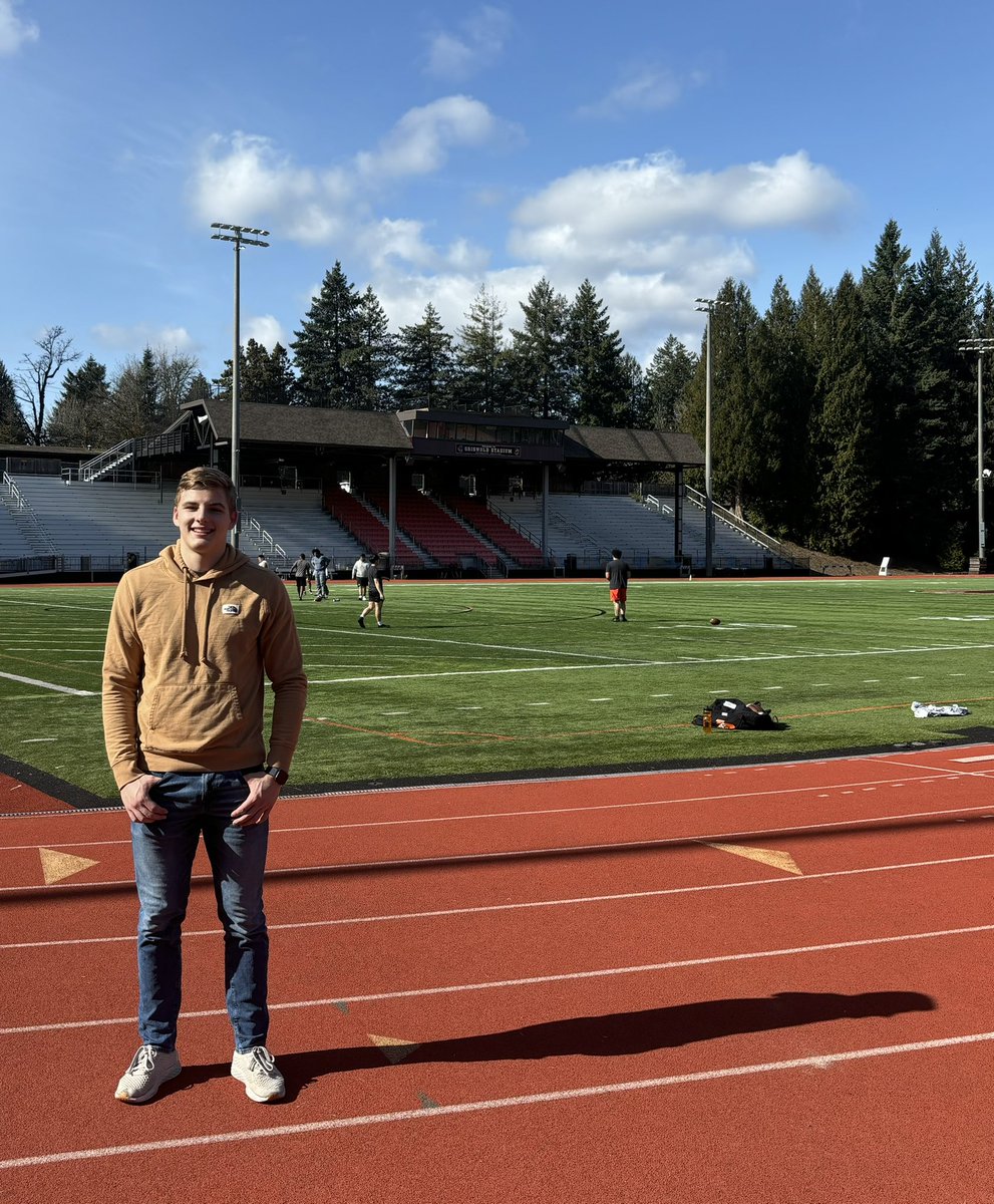 Great visit getting to experience the football and academics at Lewis and Clark College! Truly appreciate the opportunity and effort by the coaches, players, and college to provide this opportunity. 

<a href="/LCPiosFB/">Lewis & Clark Football</a> <a href="/JoeBushman5/">Joe Bushman</a> <a href="/Coach_DanFields/">Coach Daniel Fields</a> <a href="/CoachMikeLew/">Michael Lewis</a> #RollPios #PTR