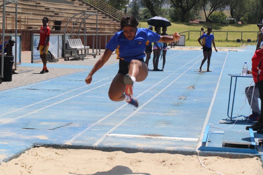 Ekurhuleni West TVET College held Inter-Campus Anthletics Competition at Boksburg stadium. Students in all the six campuses participated in track and field sporting codes for a sport in the College team that will represent Ekurhuleni West TVET college in the Provincial competion.