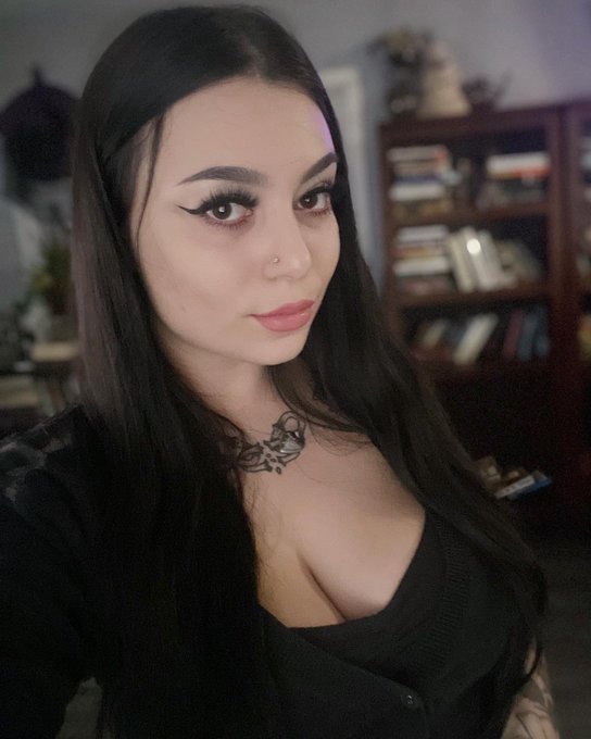 👉👌 me gently with a ⛓️🪚 https://t.co/LGYnqu0FVb