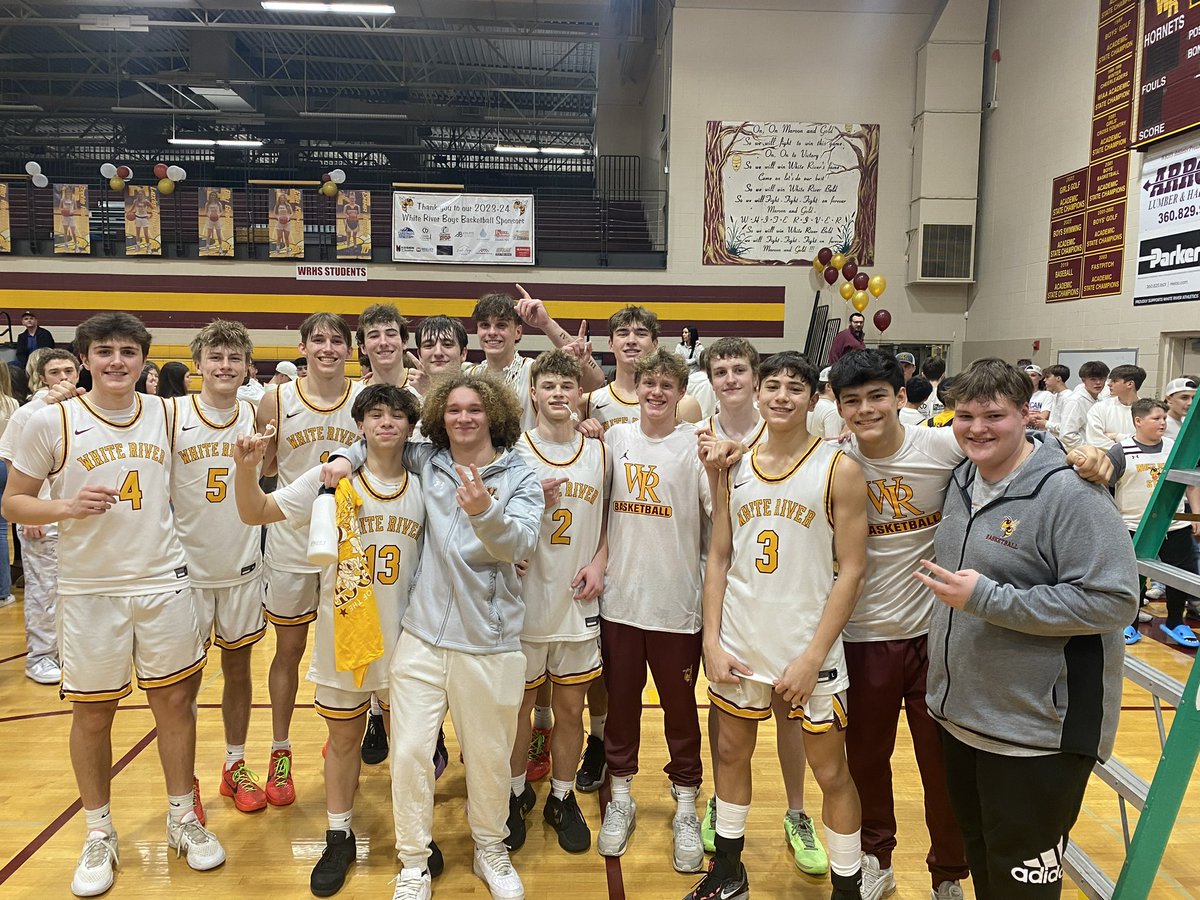 We fought till the very end! So proud of this group! We literally left our blood, sweat, and tears on that court last night!
#leaguechamps #family