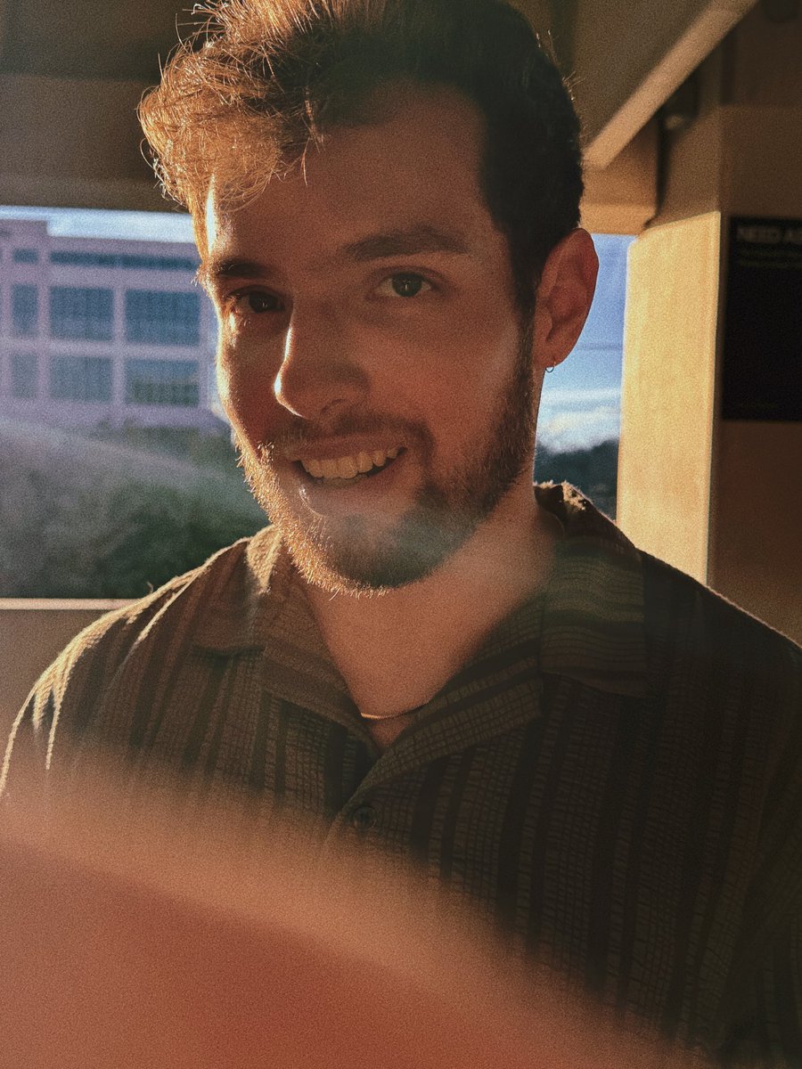 staydeadboys's tweet image. ✨ DEBONAIR OUT NOW ✨

happy cem drive day 🎉 we are so back 😘 let us know what you think of the new track 🤘🏼