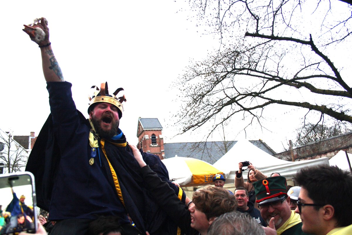 Jorn De Meulenaere is bij zijn twaalfde deelname koning van de Ware Gans Lillo. Voor een verslag kunt u terecht op bloggen.be/ganzenrijden #ganzenrijden #wareganslillo