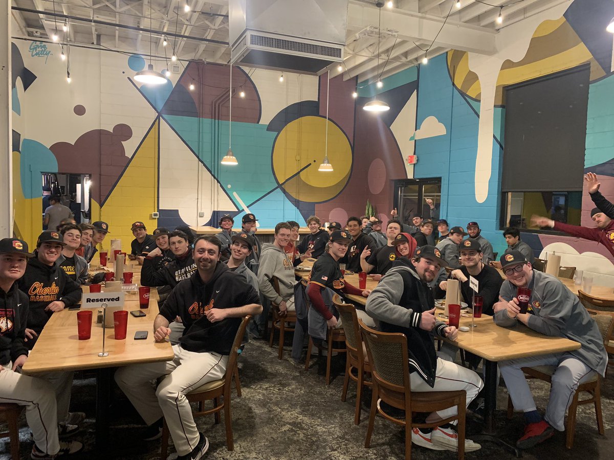 Yeo_Baseball's tweet photo. Last nights dinner at 12 Bones Smokehouse in Asheville, NC. Phenomenal food and service. A special thank you to the Hayes family for taking care of the guys! https://t.co/VZcepIKXRR