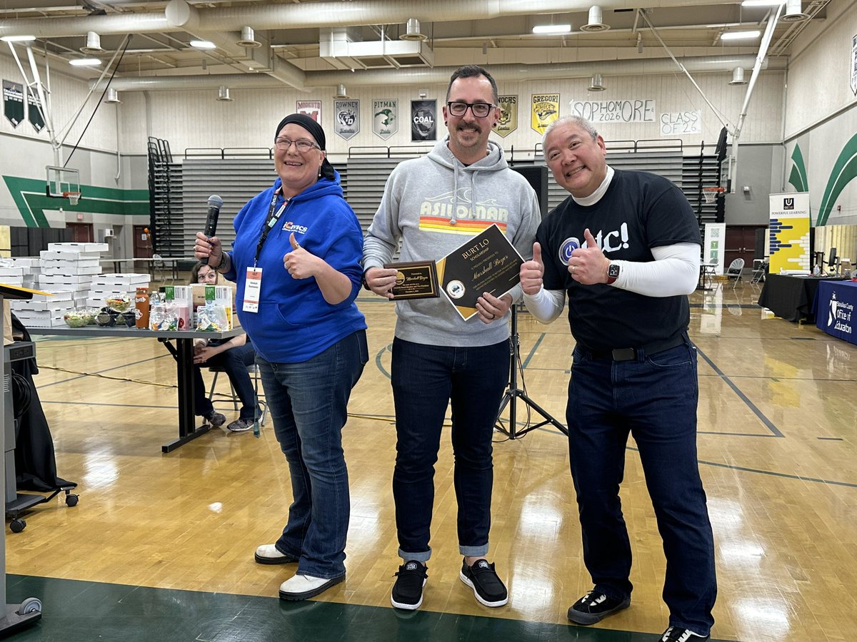 CentralCalifCUE's tweet photo. Recognizing @MarshallBeyer29 and @RemScience for their great contribution to #CCCUE at #SpringETC https://t.co/IsGEc4eOeM