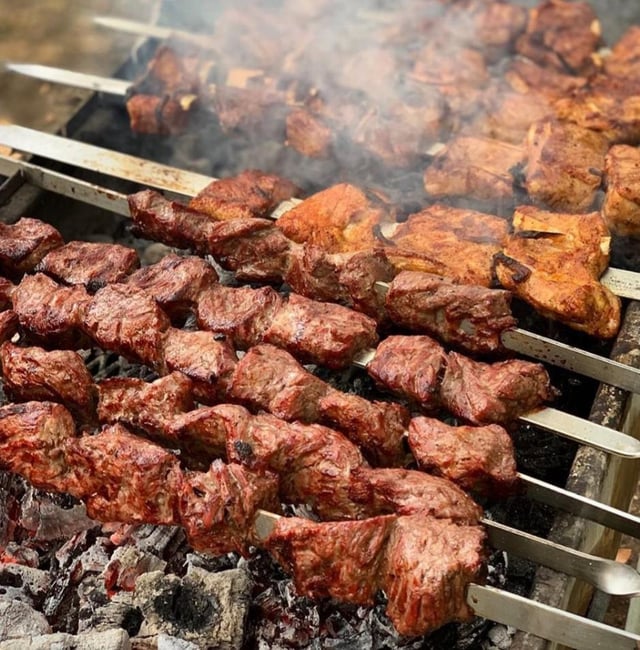 It would be good to forbid entry to the country for those who come to threaten Armenia. It's of course great to come here, eat barbeque, drink brandy, say that the country will be wiped out if you stop sitting on our leash: what a luxurious life! 

#Russia #Armenia