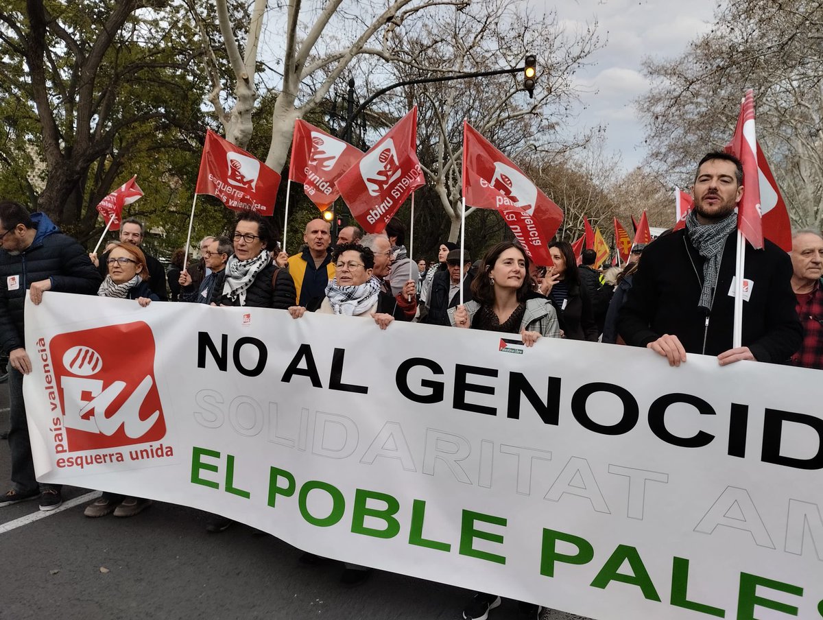 📢 Continuarem sortint als carrers mentre que continue el genocidi del Poble Palestí. 🕊️Perquè acabe la massacre, es condemne a Israel pels seus crims i hi haja pau i llibertat a la Franja de Gaza. 🇵🇸Palestina Lliure! #FreePalesine