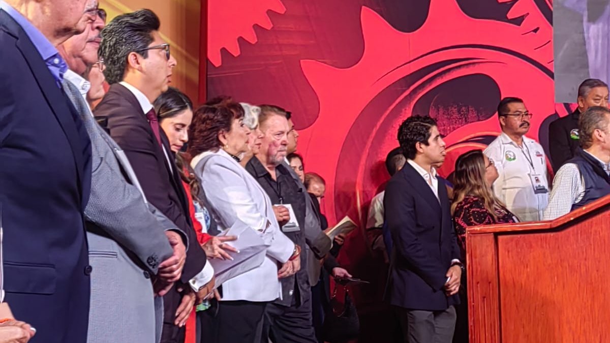 CANACINTRAMex's tweet photo. La Presidenta Nacional @ESPEAZAR representó a CANACINTRA en la inauguración de los trabajos de la CXLI Asamblea General Ordinaria del H. Consejo Nacional de la @CTM_MX, la mañana de este sábado, en el marco del 88 aniversario de la Confederación de Trabajadores de México. https://t.co/rqelBwt8BK