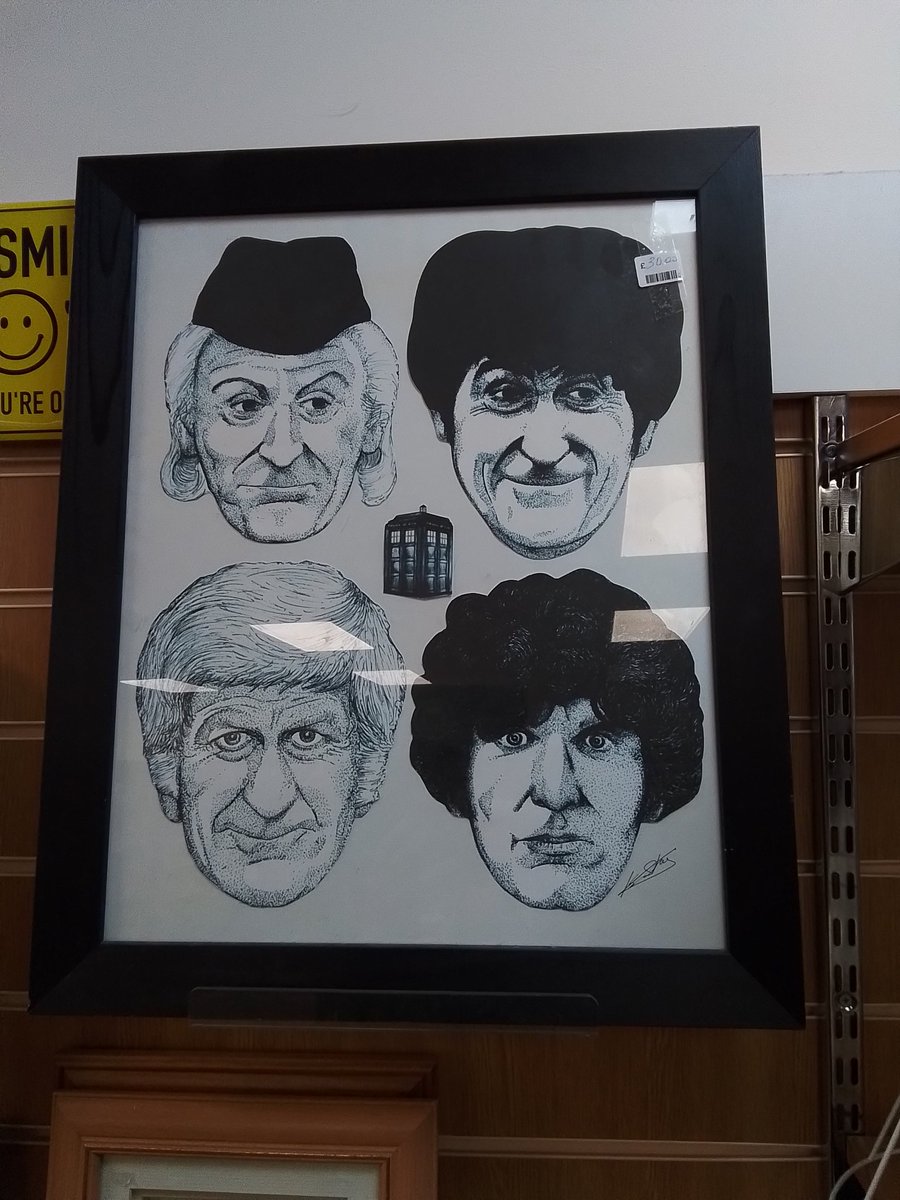 Mild Dr Who mystery
Anyone know why my local charity shop has valued this at £30??

#DrWho #DoctorWho #tardis #charityshopfinds #charityshops #scifi #60s #70s #Hartnell #Troughton #Pertwee #TomBaker #portrait #portraits #daleks #cybermen #missingepisodes