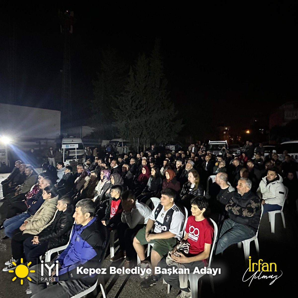 Gülveren mahallemiz Kepez'de Değişim için gün sayıyor. Yüzlerce mahalle sakinimizle, soğuk bir Kepez akşamında geleceğimiz için bir aradaydık.  Hep birlikte başaracağız.
Biz Büyük Bir Aileyiz...

📍Gülveren Mahallesi
#kepezdeliyakatzamanı #kepezdedeğişimzamanı #kepezbelediyesi