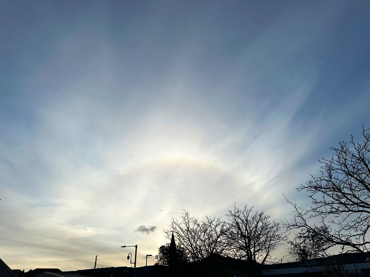 jayneeeeeeeeeee's tweet photo. @mjgardner73 @BBCScotWeather @WindyWilson88 @ThePhotoHour @discinverclyde That was unusual looking before it got dark! https://t.co/4B0z9Q1z8k