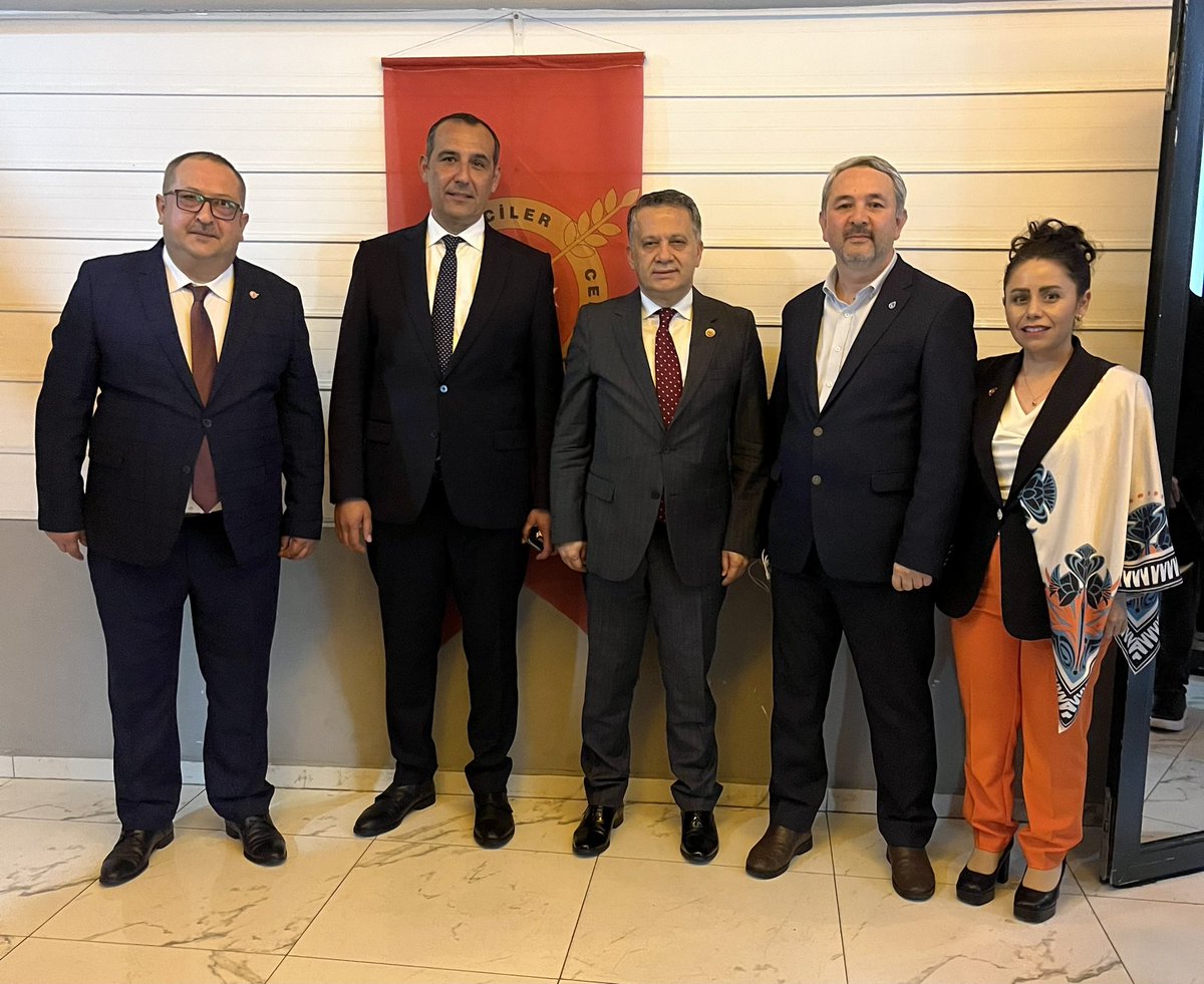 deva_alanya's tweet photo. Alanya Aktif Gazeteciler Cemiyetinin Medya başarı ödülleri törenine Belediye Başkan Adayımız Sn.Cem Sak, bazı belediye meclis üyesi adaylarımız ve İlçe Başkanımız ile katıldık. https://t.co/XNzpdD9SmD