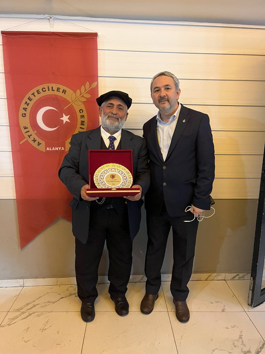deva_alanya's tweet photo. Alanya Aktif Gazeteciler Cemiyetinin Medya başarı ödülleri törenine Belediye Başkan Adayımız Sn.Cem Sak, bazı belediye meclis üyesi adaylarımız ve İlçe Başkanımız ile katıldık. https://t.co/XNzpdD9SmD