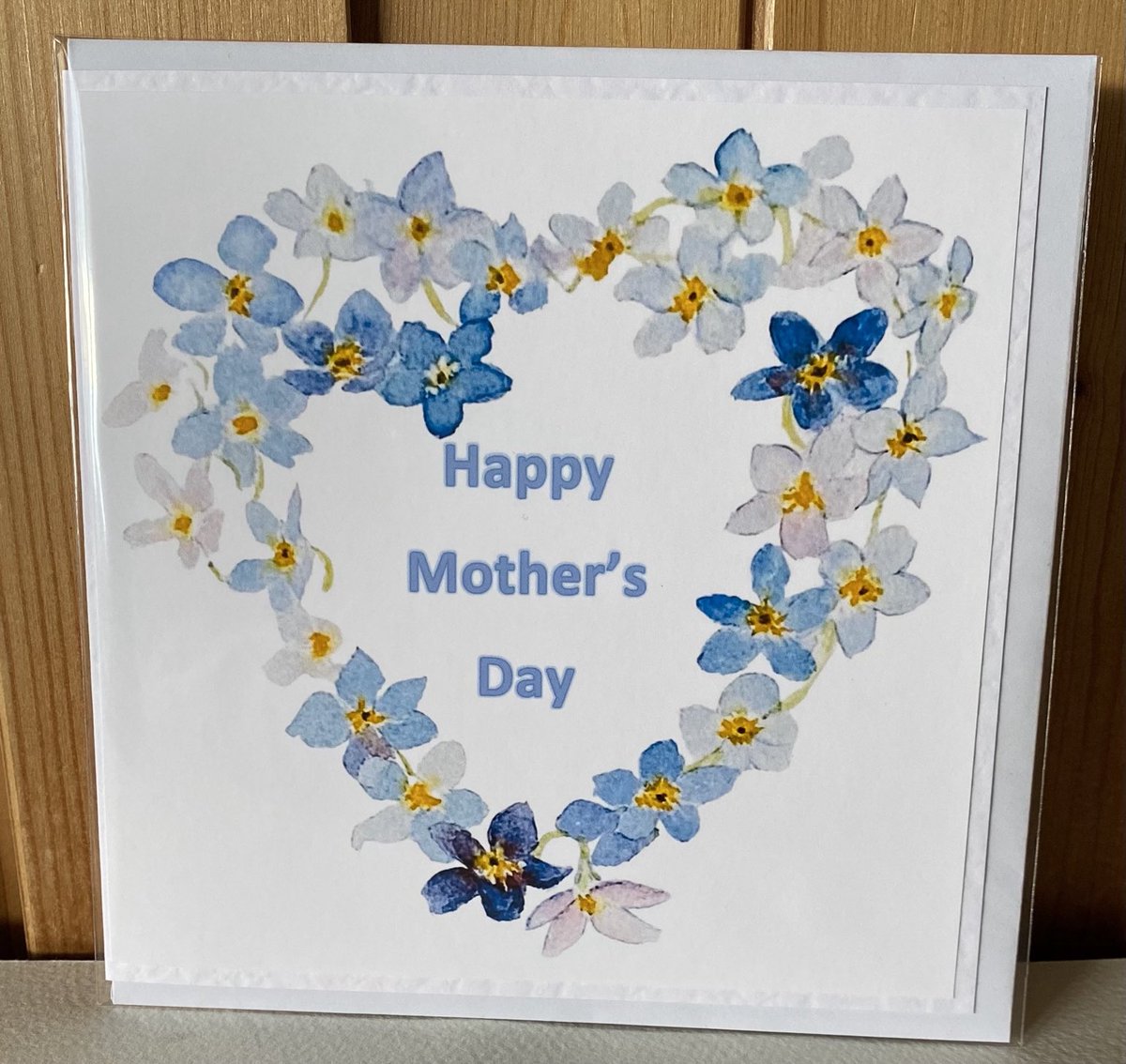 I’ve just updated the photos of this sweet Forget me not Heart Handmade Watercolour card #shopindie #ukcraftershour cardsbymormorjan.etsy.com/listing/140489… #MothersDay #MHHSBD #CraftBizParty #SBS #SMILEtt23