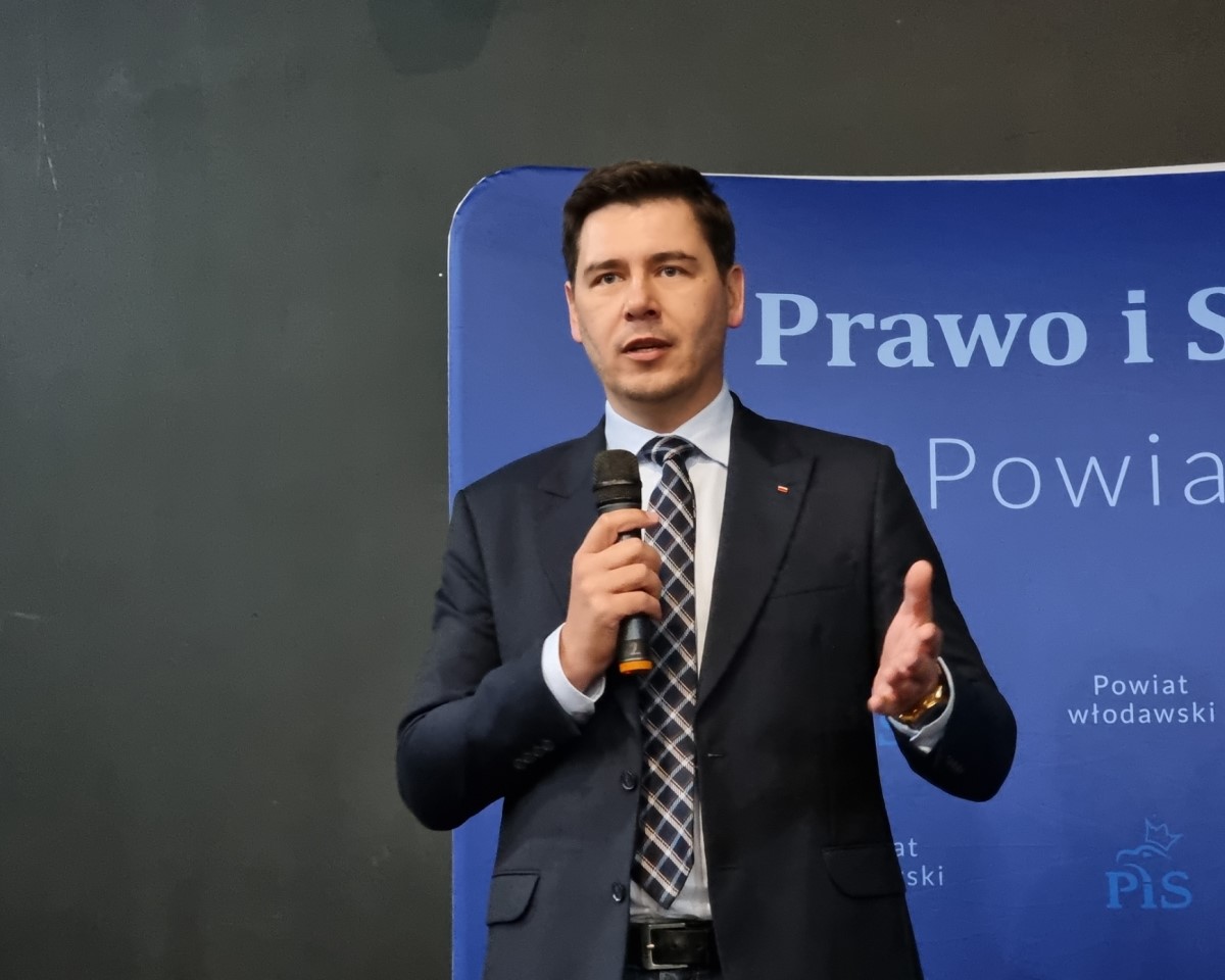 RadoslawBrzozka's tweet photo. We Włodawie na spotkaniu #WolnychPolaków listę do Sejmiku Woj. #Lubelskie.go przedstawiła liderka @Kama16041980. Jestem w tym gronie dla Was na miejscu nr 2.
Dziękuję mieszkańcom za udział w spotkaniu i ciekawą dyskusję, posłowi @DariuszStefani9 za rekomendację. 
#BudujmyWspólnie https://t.co/N0tgsfMHrX