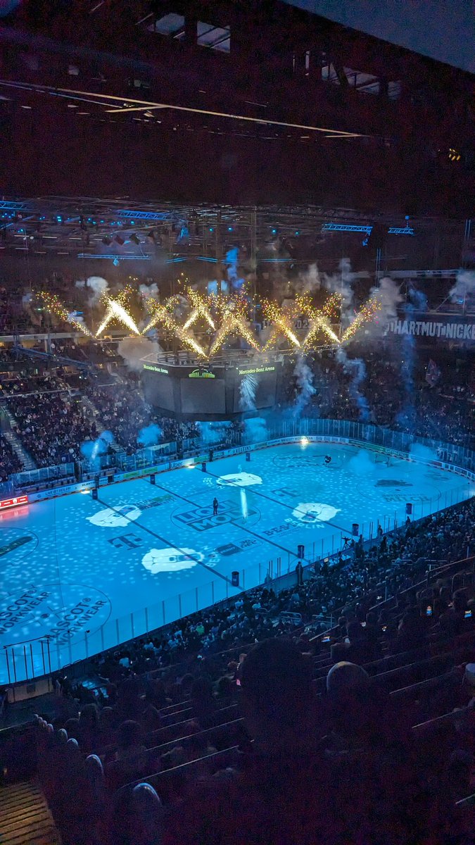 Wally44's tweet image. Das erste #DEL Spiel, in meiner 27. Saison, wäre dann auch abgehakt. 🙏🏻

#ebb #ebbiec #Hauptstadteishockey