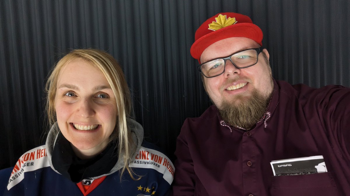 Wally44's tweet image. Tausend Dank an @ShastaSportello und @20000Hertz für die heutigen #BringAFriends Tickets! 😍🙏🏻

#ebb #ebbiec #Hauptstadteishockey