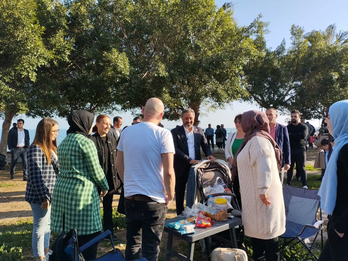 uslu_zafer's tweet photo. 📌Milletvekilimiz Sayın Havva Sibel Söylemez,Mezitli Cumhur İttifakı Belediye Başkan Adayımız Sayın Mevlüt Ekmekci,İlçe Koordinatörümüz Sayın İrfan Karataş,MHP'in İlçe Başkanı Sayın Bilal Irmak,Kadın Kolları Başkanımız Sayın Rabia Asker,MHP'nin değerli Yöneticileri ve Yönetim https://t.co/Yq3XBRetdD