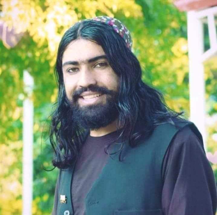 GeneralBasir's tweet photo. ټول مجاهدين دي له ځانه سره وسلي وساتي په هيڅ پخواني دي اعتبار نکوي که څومره غټه چوکي هم ولري . پرته له مجاهده له بل 2021 سره هيڅ چکر يا ميلي ته مه ځئ .په يو زنګ يا احوال باندي د چا ملاقات هم مه کوئ د اعتبار کچه مو بيخي صفر ته راورسوئ ځکه د مجاهد دوښمن په وطن او هر ځاي کي موجود دي https://t.co/WKVP75F23U