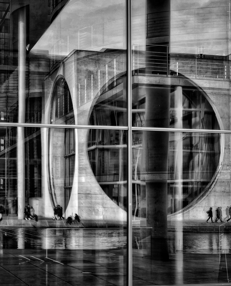#berlin #streetphotography #blackandwhitephotography #ThePhotoHour