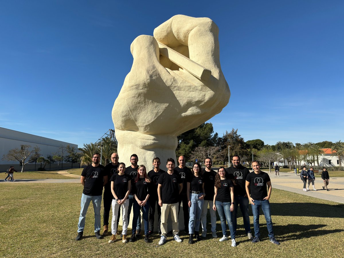 We are delighted to share our new group photo 📸  at the emblematic hand of the University of Alicante on a wonderful sunny day 🌞 in February #teamwork <a href="/EPSAlicante/">EPS Alicante</a>  <a href="/UA_Universidad/">Universidad de Alicante UA</a>