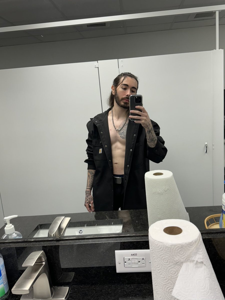 Last night we went out in goth/cyberpunk attire and my fit was diabolical