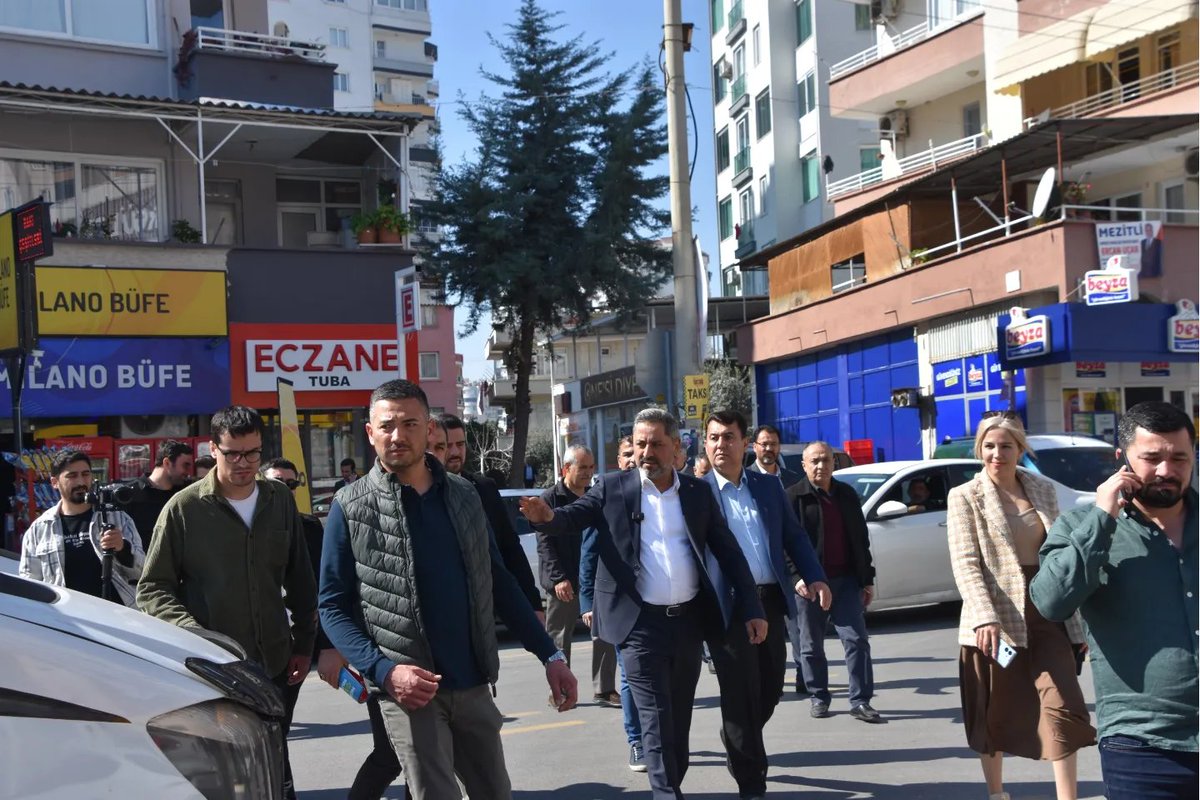 uslu_zafer's tweet photo. Mezitli merkez mahallesindeki kahvehaneleri ziyaret edip vatandaşlarımız ile buluştuk sorunlarını dinleyip gönül tellerine dokunduk. 🇹🇷 https://t.co/3CEWRkHEWT