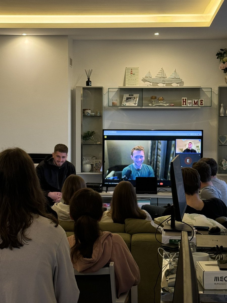 Sunday fireside chat with the team (&amp; a broken fireplace) and <a href="/HarryStebbings/">Harry Stebbings</a> – thanks so much for taking the time!