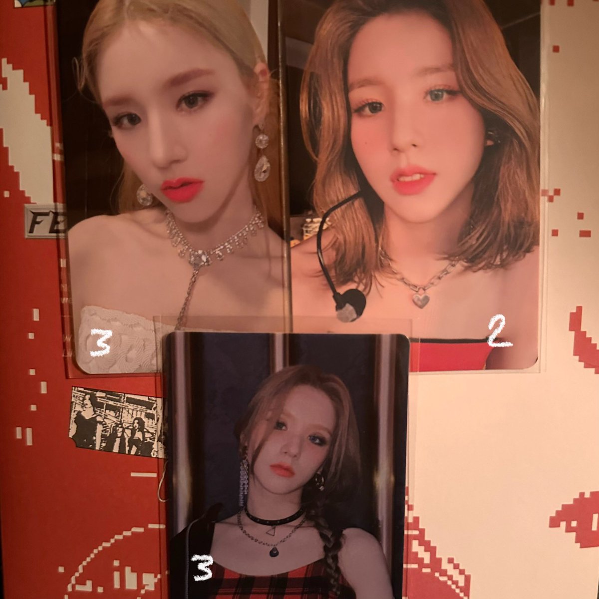 charleyizard's tweet photo. hi friends!! i’m selling some loona pcs if anyone is interested :) prices are on photos, prio to people who buy multiple!
⭐️ = free with any purchase!
#loonawts #loonasale #loona #loonasell #loonawtt #loonasale 1/2 (more photos below) https://t.co/P5yhuqknxT