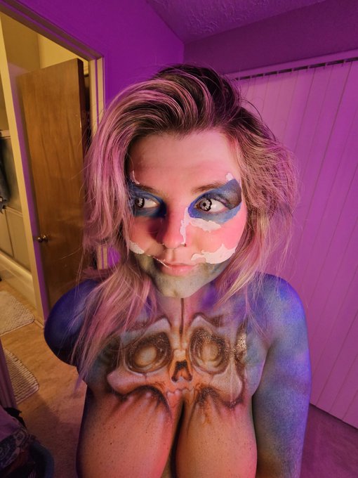 What a fun shoot with Jojo! Lol https://t.co/u4u1JOGdFZ