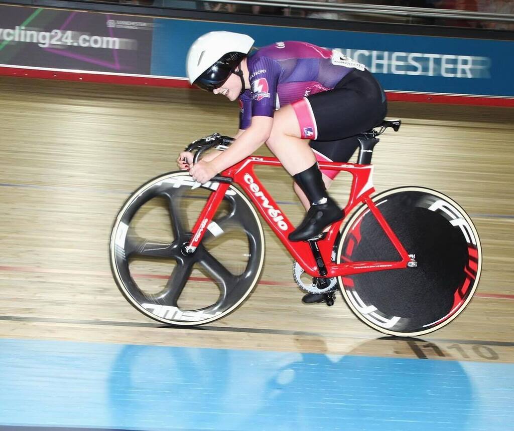 📷 @cyclepix4u
・・・
Double National Champion for @jennyholl_ at the 2024 #trackchamps this time the Points Race