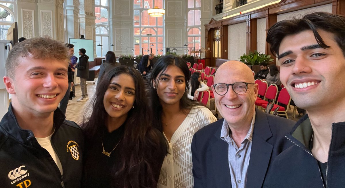 AI in Healthcare 2-Day Conference! 🌟

I was thrilled to present our work on asthma at the groundbreaking conference on Artificial Intelligence in Healthcare, (KCL MedTech Society and BL Innovation in Medicine Society).
Meeting the Next Generation of Doctors