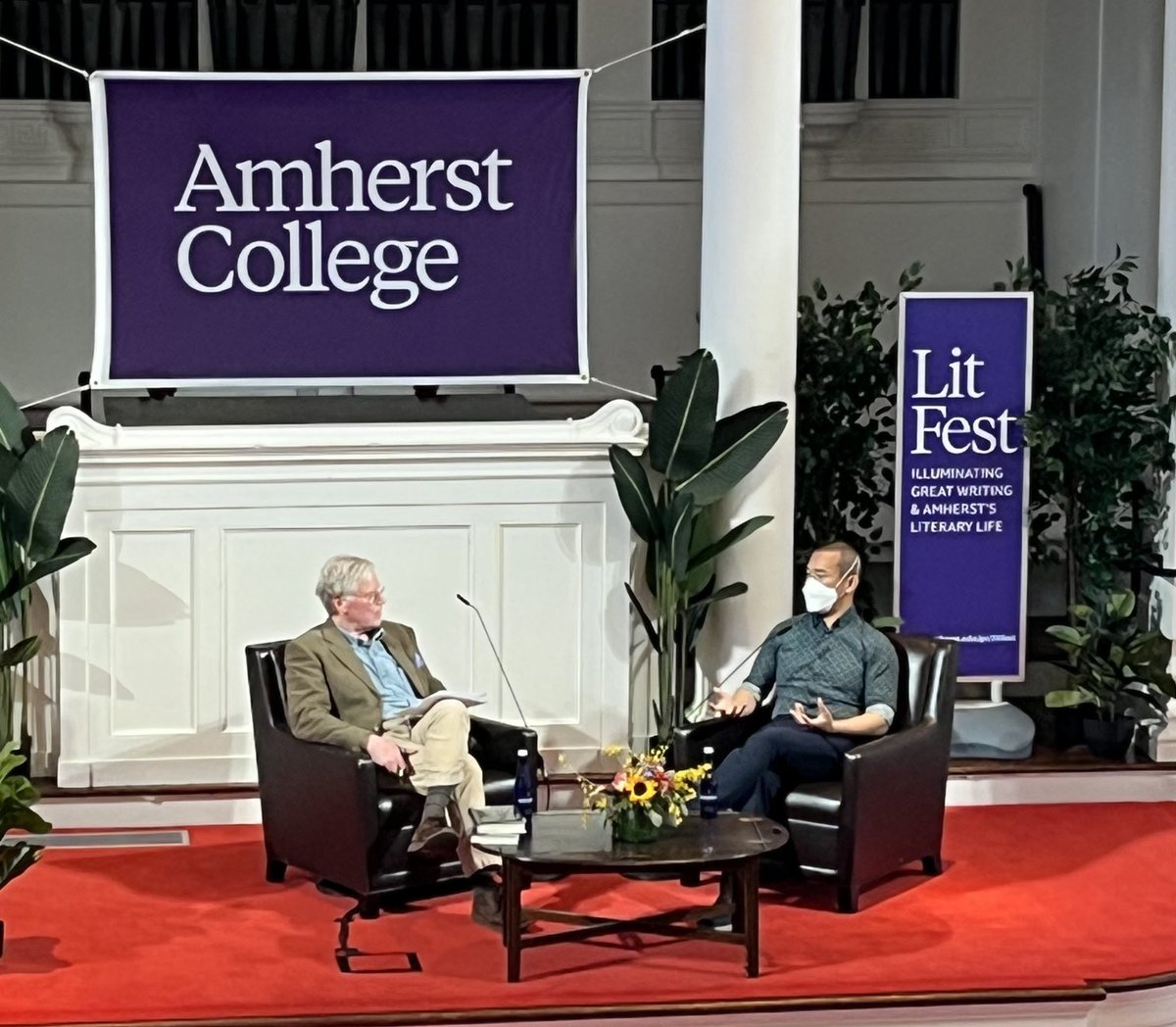 Great insights on long Covid and sensory life of creatures from ⁦@edyong209⁩ at ⁦@AmherstCollege⁩ #litfest