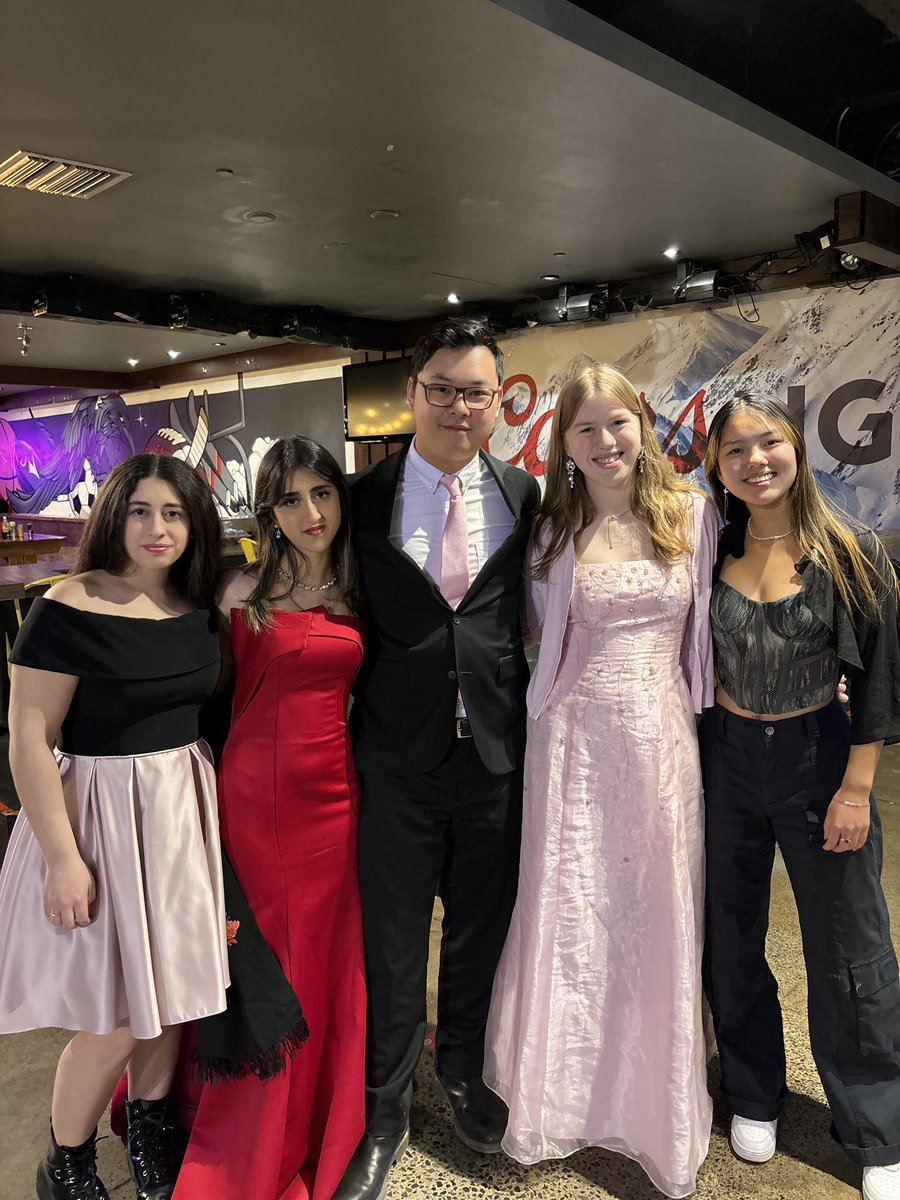 hanzedzombie's tweet image. CU Esports Award Show was a mission accomplished!

Huge thanks to @EvnEssnce , @EsportsCarleton , and @RedBullCanada for putting so much faith and time into my vision.

So much love for my friends for supporting me every step of the way 💗

We’ll see you next year! #CUWIN