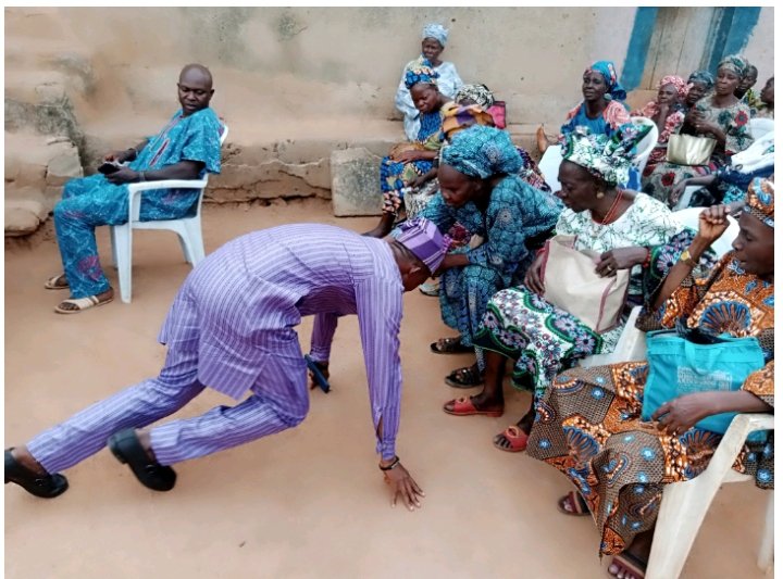 Earlier today, I attended my Ward meeting. APC Ward 4, Ikole Ekiti. I was able to relay the message of hope and many plans and projects of my Principal, His Excellency Biodun Abayomi Oyebanji to the people. This first meeting of the year was well attended.