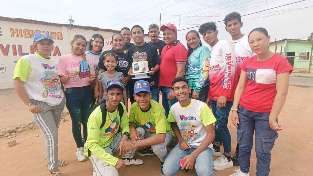 En nuestro 10mo Aniversario sumamos deporte para nuestra juventud del Edo Bolívar; compartiendo con los chamos de la Comuna Cristo Redentor en el Municipio Caroni cerrando con el tradicional cumpleaños feliz.

 El que sabe, sabe. ¡Papel y lápiz! 😎

#10AñosJDB
#JovenesDelBarrio