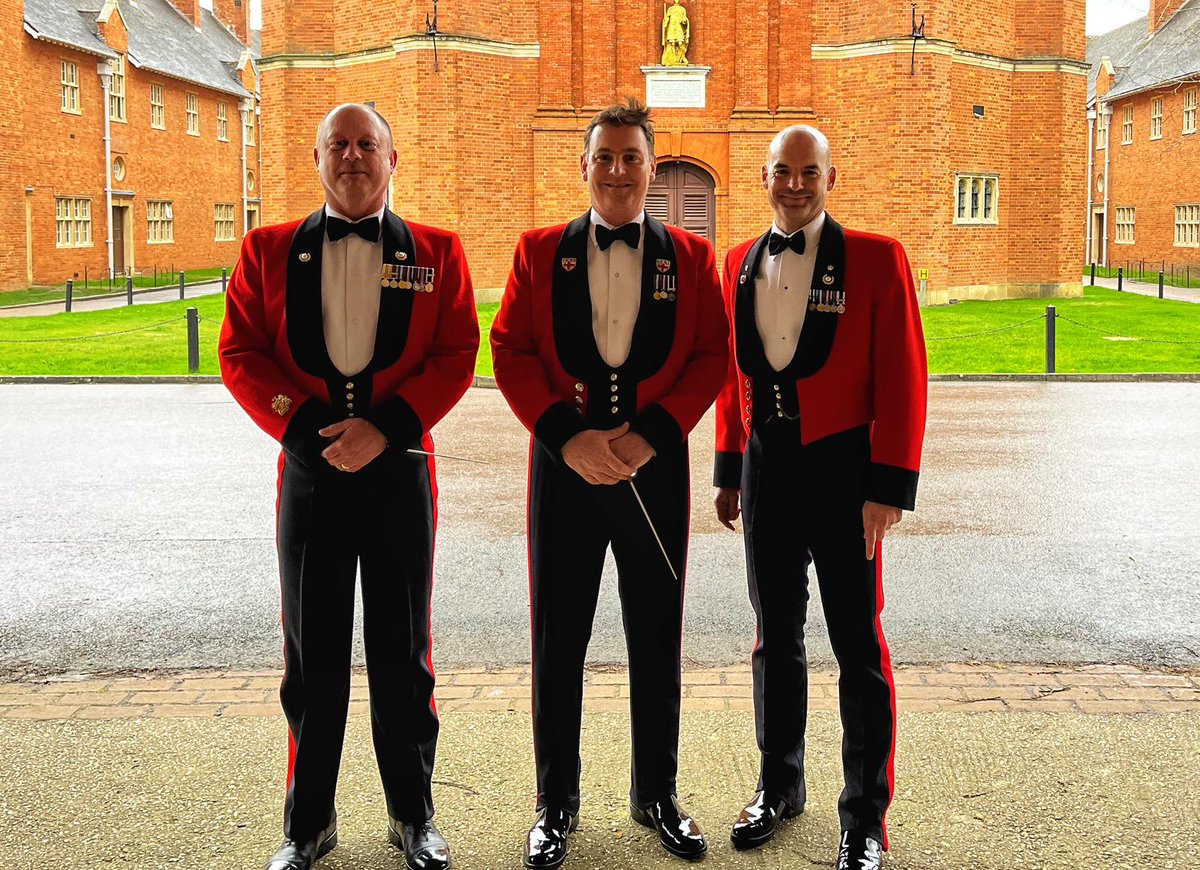 Rigged and ready! Maj Steve Green RM, WO1 James Parkinson RM and Bandmaster (former WO2) Tim Carter CHS, about to take to the stage and lead the joint concert. #militarymusic #oldblue #youthmusic #band #CHS #conductors #dowhatyoulove