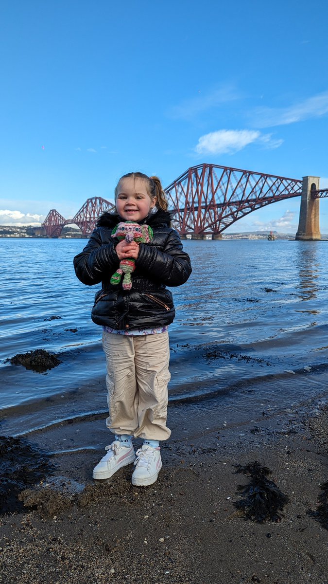 DarynThornton's tweet photo. Perries schools Elmo came with us to see the Forth Rail Bridge. @BowhouseP2S @BowhousePS https://t.co/CwgCWdGMyP