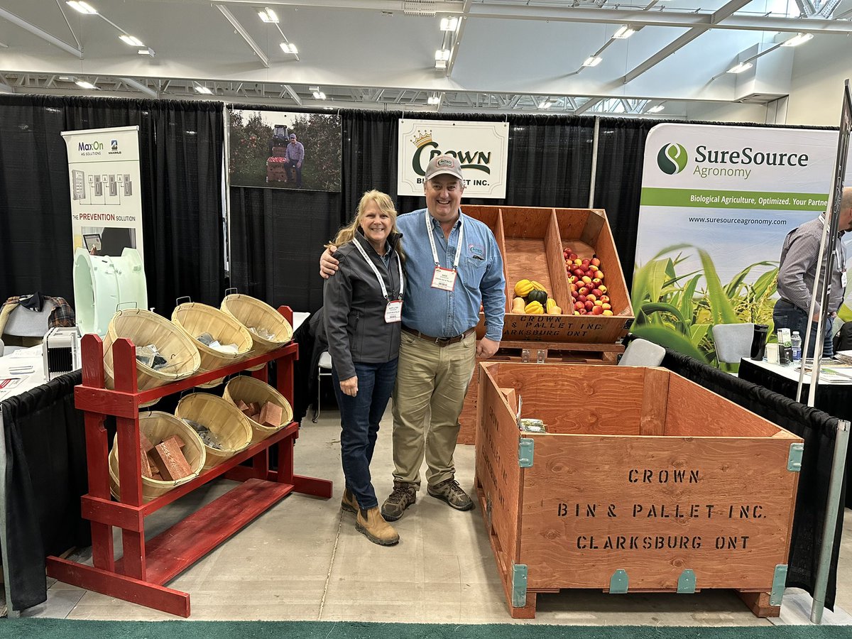While I was at the #BFOAGM last week, Mom and dad were at the <a href="/ofvc1/">OFVC</a> with a booth promoting their bin business. It was a great time for them chatting with existing and potential customers. #OntAg #OntAppleProducer